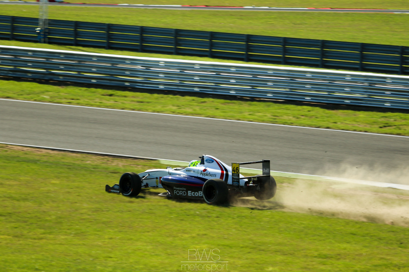 Illustration for article titled BTCC Snetterton Photos
